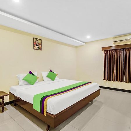Treebo B Coral, 2 Km From Promenade Beach Hotel Puducherry Buitenkant foto