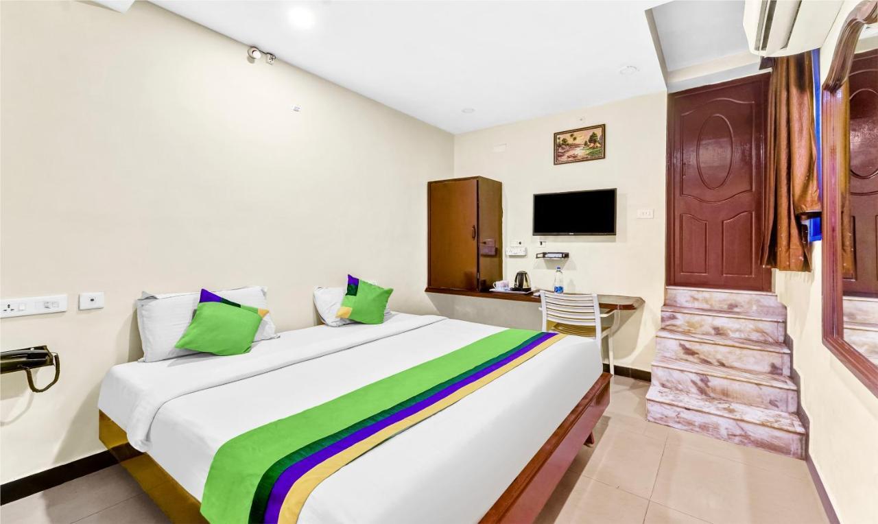 Treebo B Coral, 2 Km From Promenade Beach Hotel Puducherry Buitenkant foto