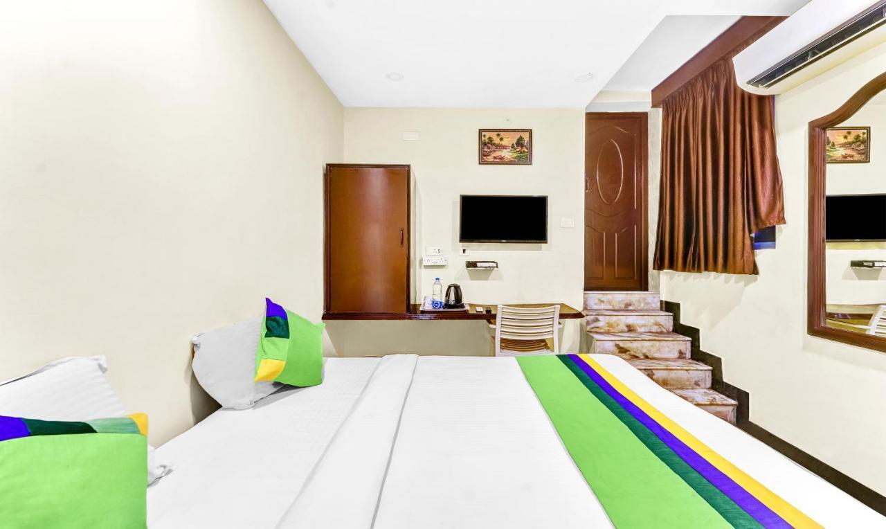 Treebo B Coral, 2 Km From Promenade Beach Hotel Puducherry Buitenkant foto