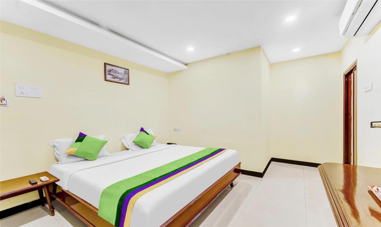 Treebo B Coral, 2 Km From Promenade Beach Hotel Puducherry Buitenkant foto