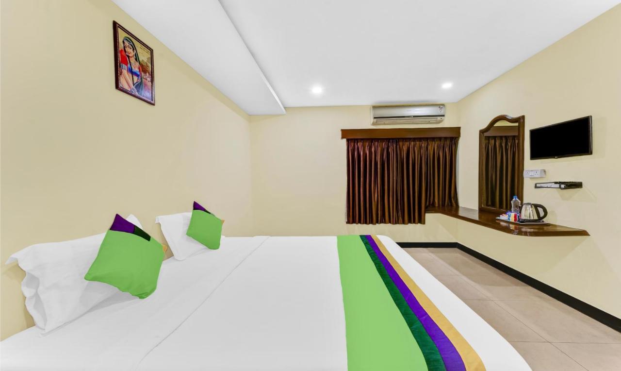 Treebo B Coral, 2 Km From Promenade Beach Hotel Puducherry Buitenkant foto
